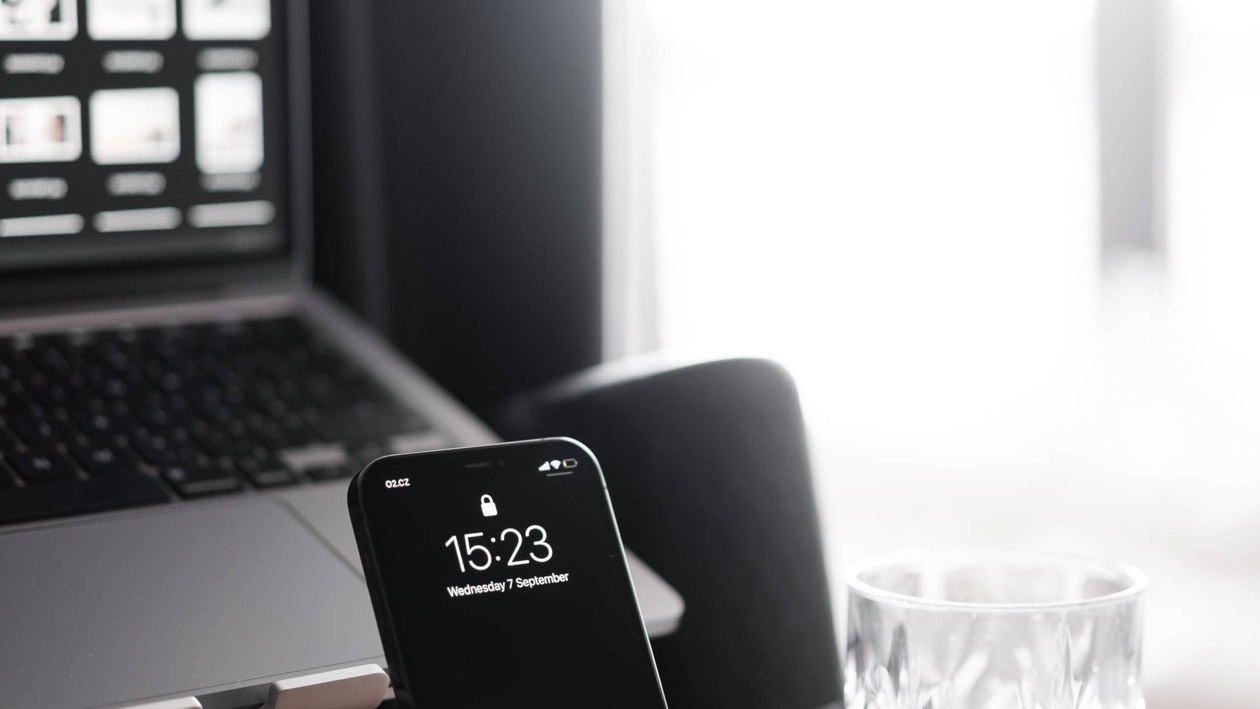La tecnologia crea disoccupazione? I dati reali dal WEF 2025 (e cosa fare)